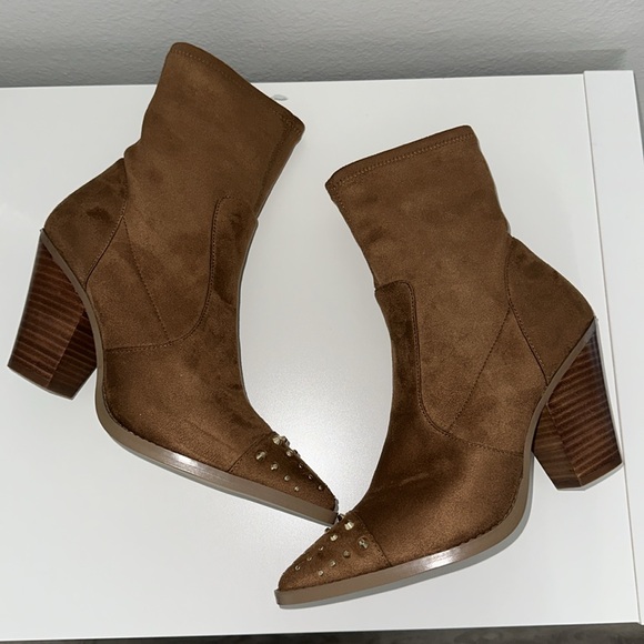 Michael Kors Dover brown stretch faux vegan suede studded booties boots 8.5 - Picture 6 of 9
